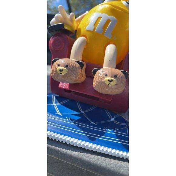 Vintage 1990 M & M Yellow Lazy Boy Candy Dispenser - Picture 7 of 11